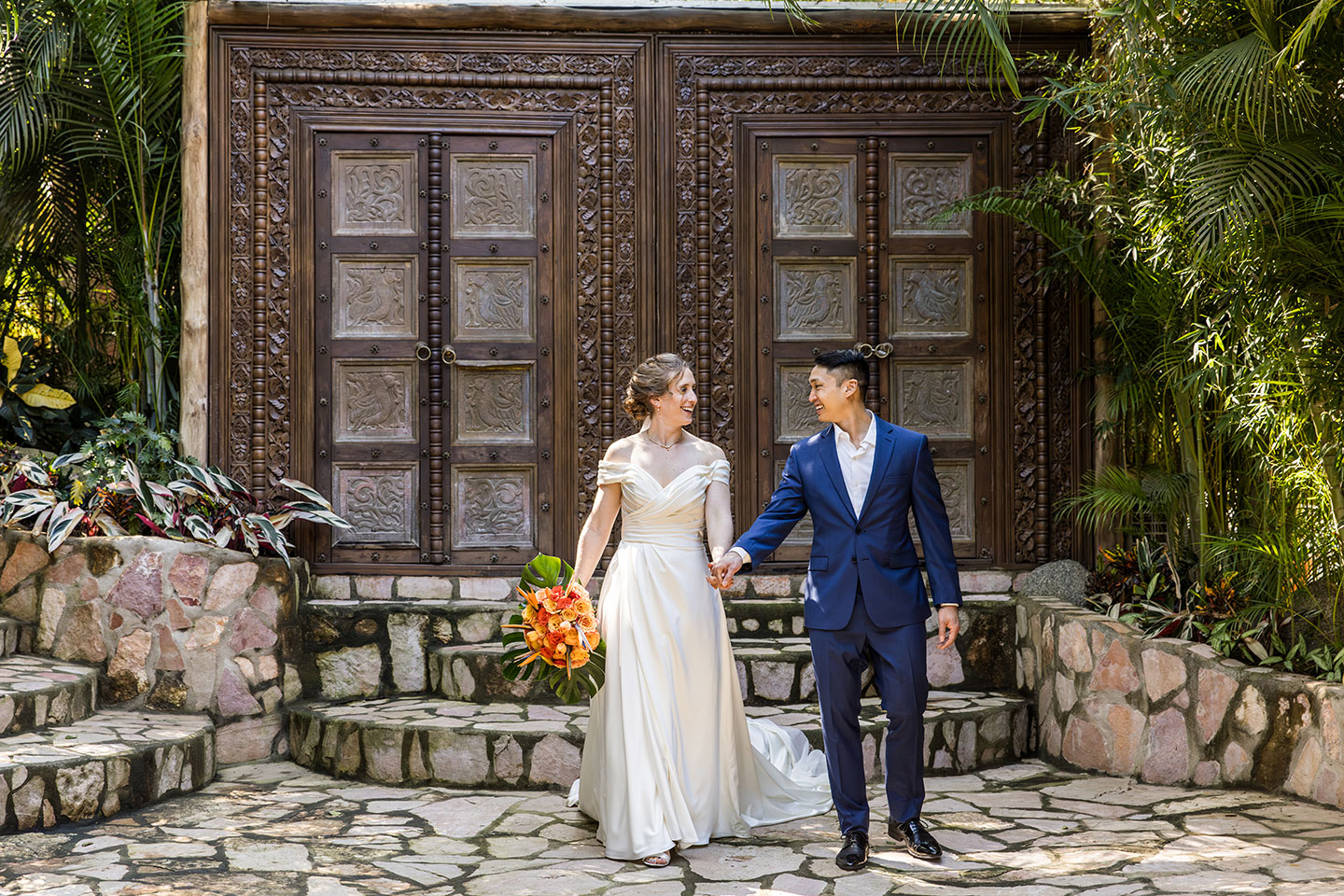 Wedding couple during their wedding day in Mexico