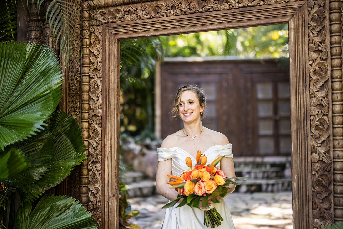 Mexico wedding photography of a bride awaiting her groom to arrive