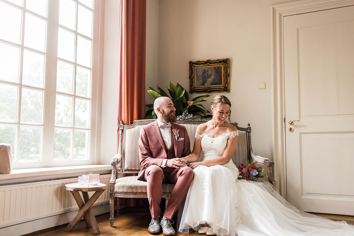 Ceremonie van een bruiloft bij Kasteel Henkenshage