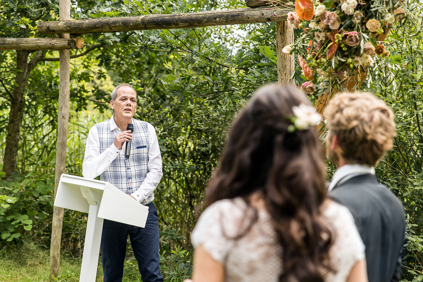 Ceremonie huwelijk bij de Heische Hoeve