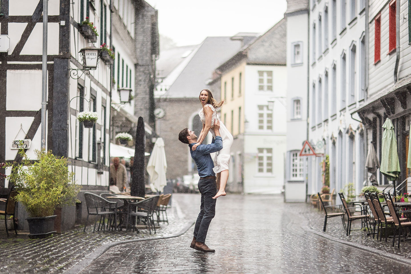 Fun engagement shoot in Monschau, Germany in the rain